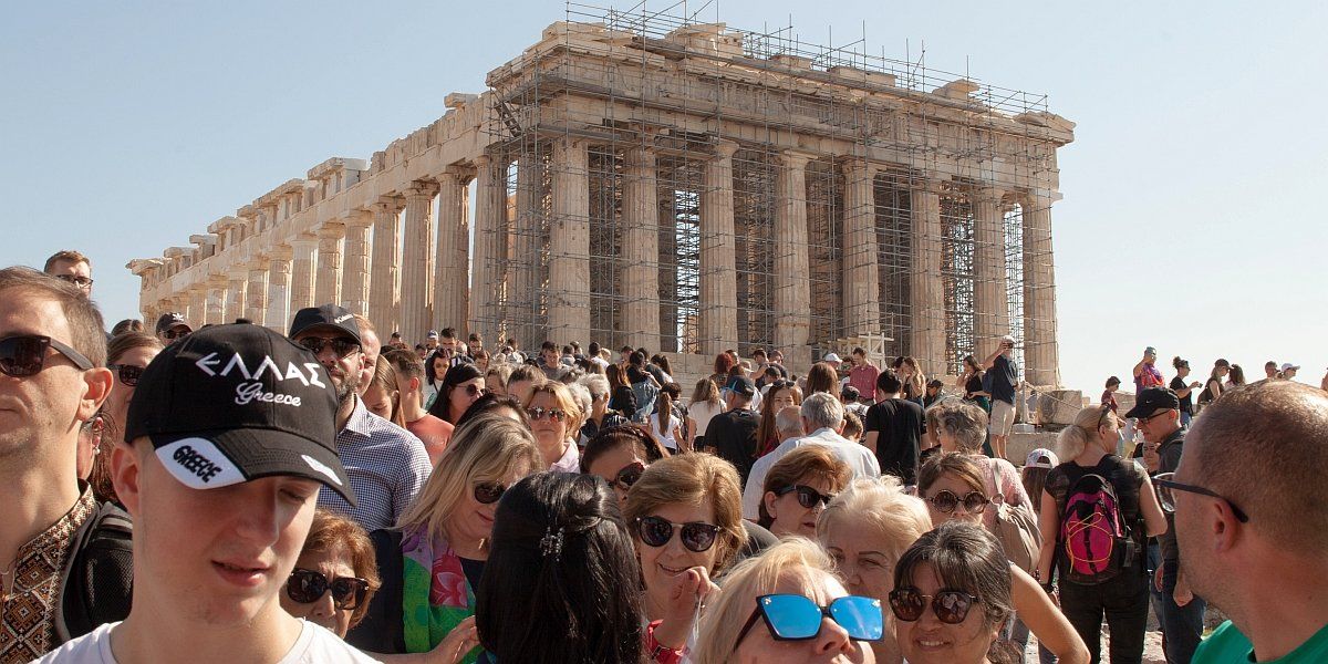 Supraturismul lovește din nou – Grecia introduce un plafon zilnic pentru vizitatori la Acropole