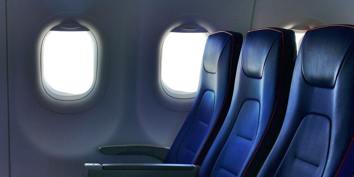 Megfigyelted, hogy minden repülőnek le van kerekítve az ablaka? Az ok fontosabb, mint hinnéd!