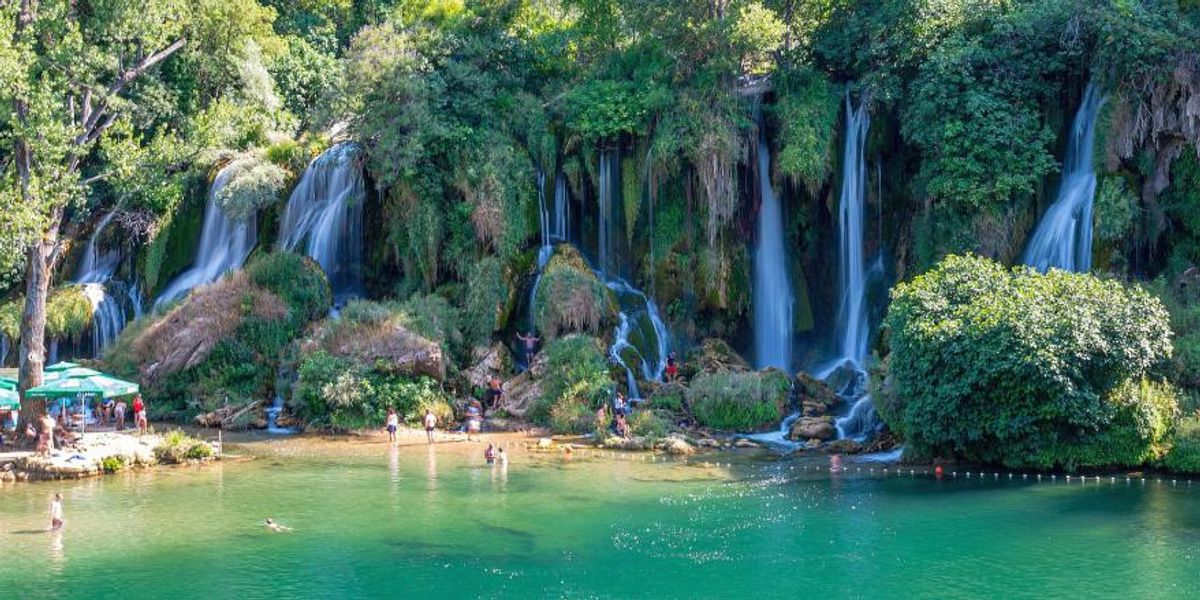 Top 5 cele mai spectaculoase bazinuri naturale din lume