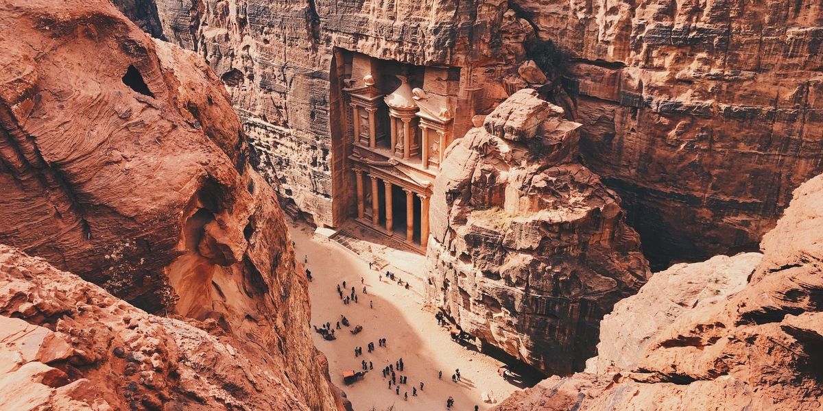 Petra, o destinaţie miraculoasă