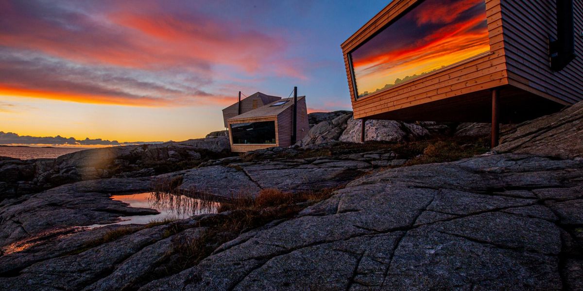 Látványos szálláshely Norvégiában: öt kabin a sziklák szélén