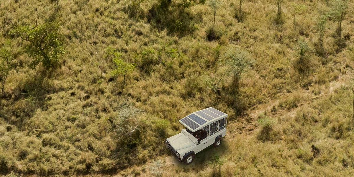 Elektromos szafari autó a Kilimandzsárónál