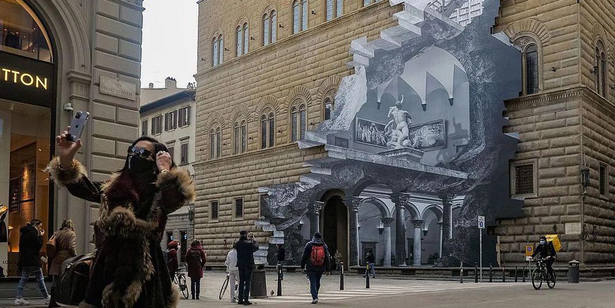 „Fisură” în fațada unui palat florentin