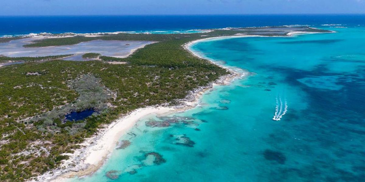 Oricine poate cumpăra una dintre cele mai mari insule private din Bahamas