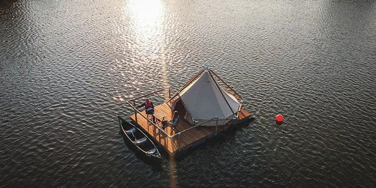 Un hotel plutitor din Belgia vă vor reînvia visurile din copilărie