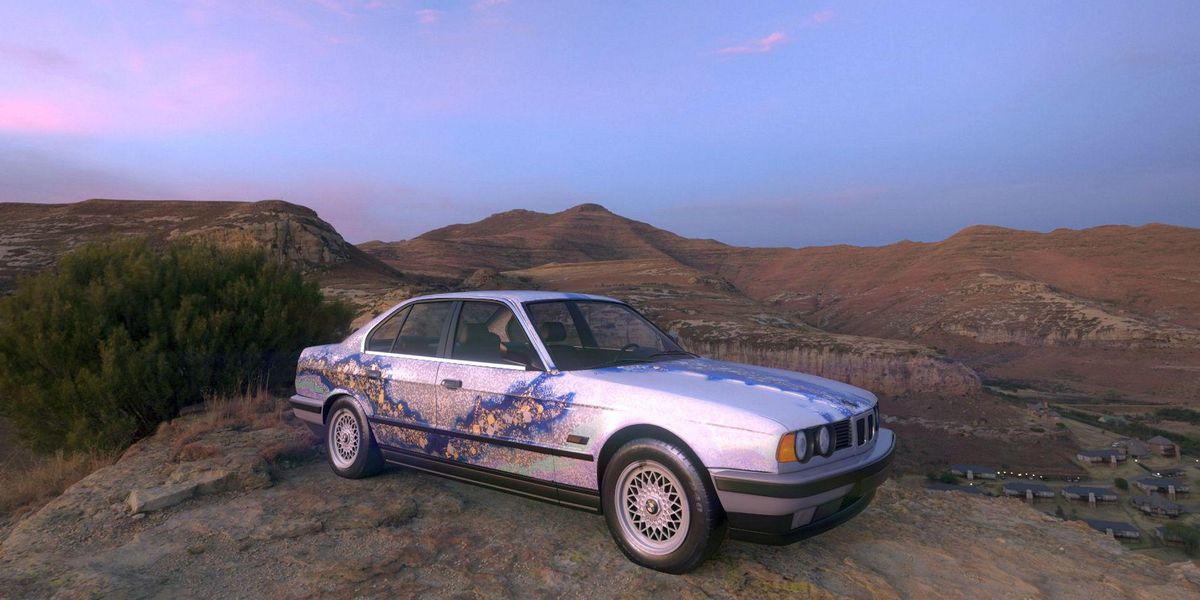 BMW Art Cars în deșert sau în pădure – expoziţie în realitate augmentată