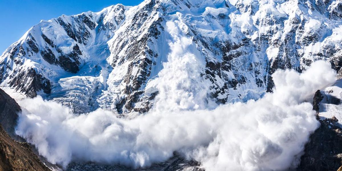 Detonarea provocată a avalanșelor poate salva vieți