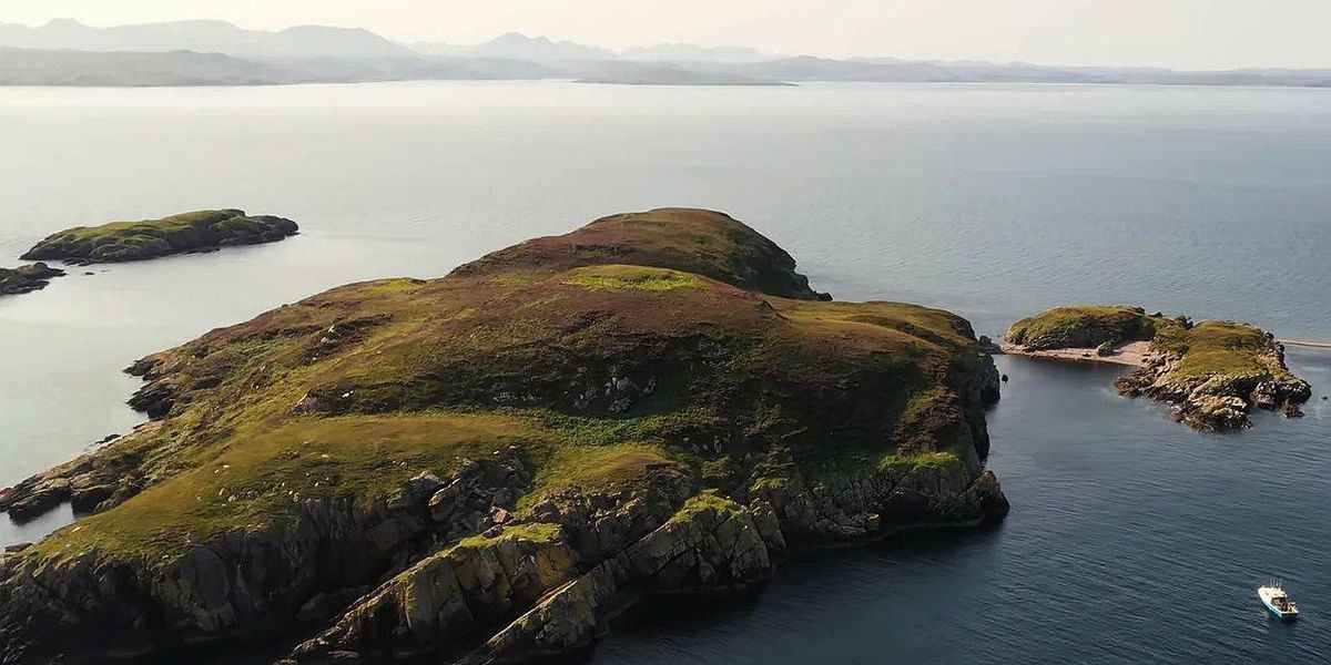 O insulă scoțiană nelocuită este oferită la prețul unui apartament