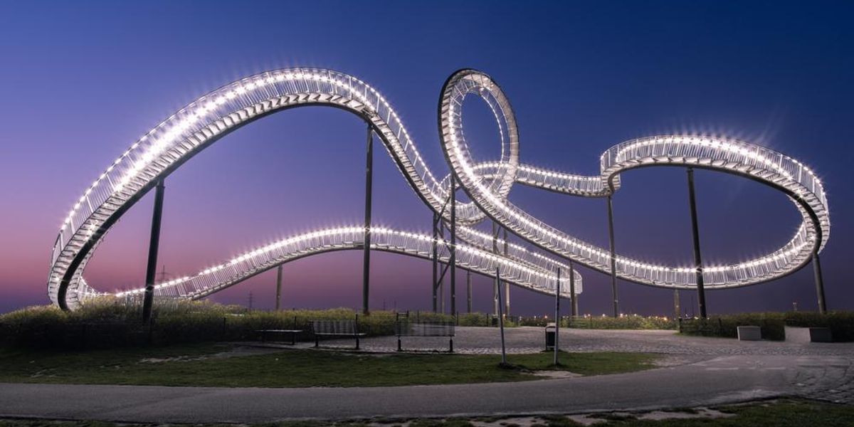 Un roller coaster spectaculos, înalt de 70 de metri... pentru pietoni!