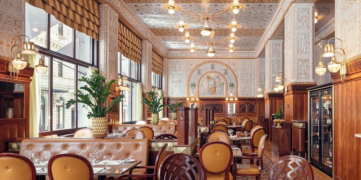 Care este cea mai frumoasă cafenea din Praga? Descoperă Café Imperial!