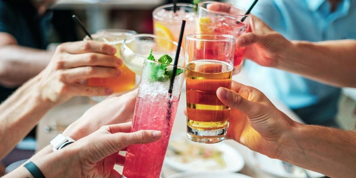 Cinci țări, cinci băuturi naționale, cinci cocktailuri – a venit vara, să nu le ratăm!