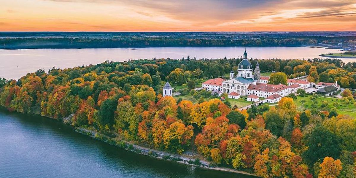 În Lituania, nomazii digitali au ocazia să lucreze într-un hub de co-working absolut inedit: o mănăstire!