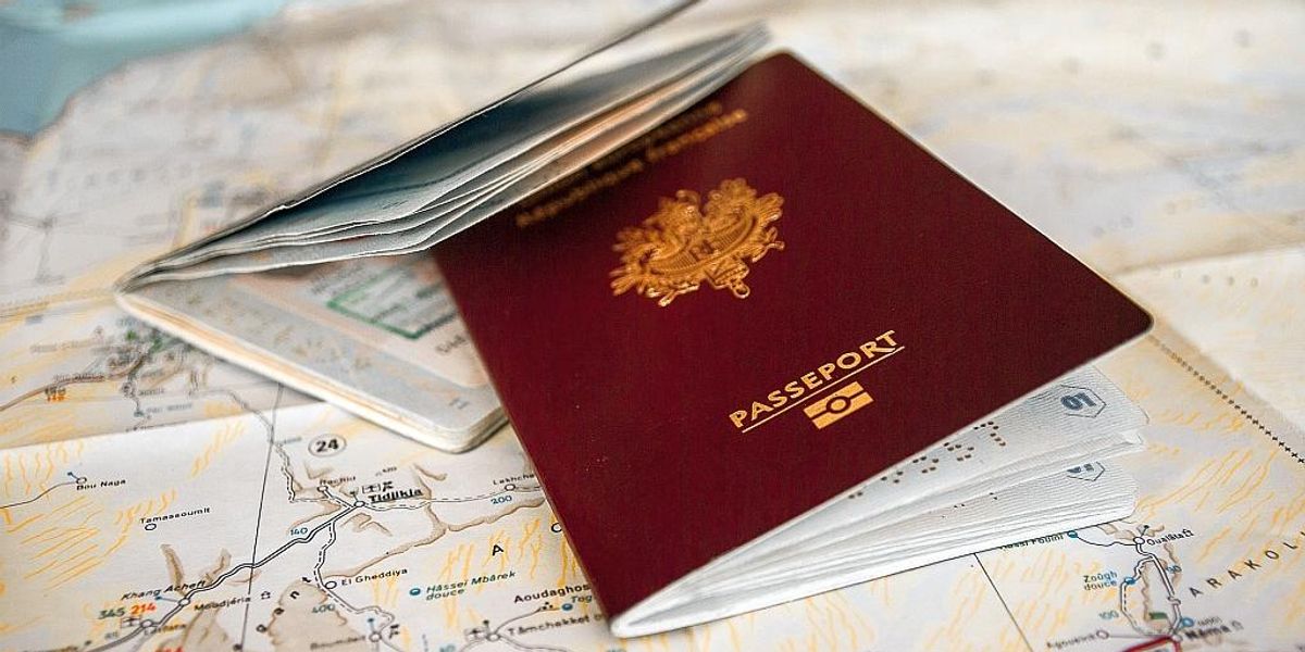 A fost publicată lista celor mai puternice pașapoarte din 2023! Pe ce loc se află România?