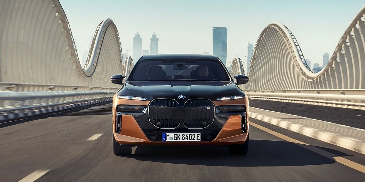 BMW M introduce un model de performanţă electric ca vârf de gamă pentru noul Seria 7