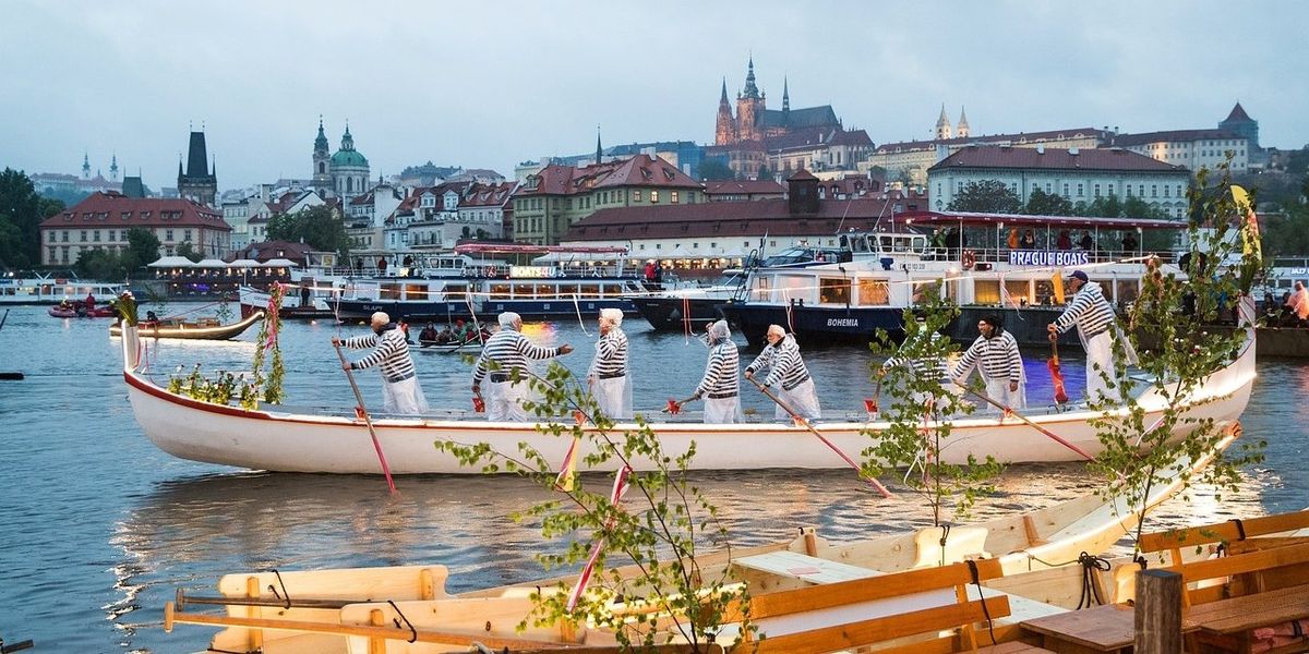 Orașul cu multe atracţii și programe – Praga ne așteaptă (Partea I)