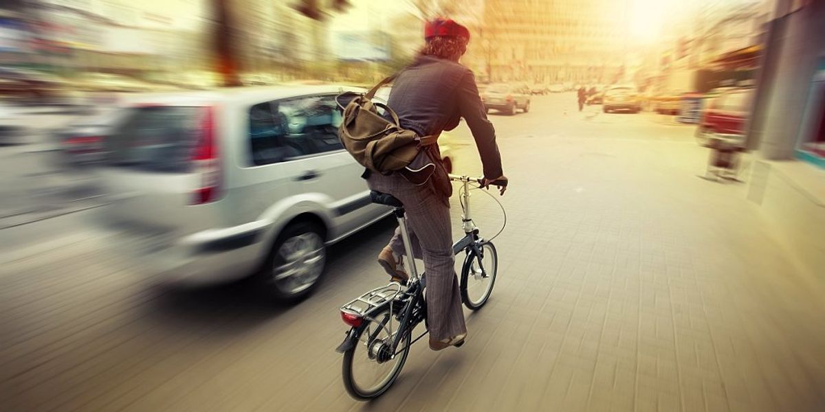 Így vigyázz a kerékpárosokra – 5 alapvető szabály az autósoknak, hogy elkerüljék a bajt!