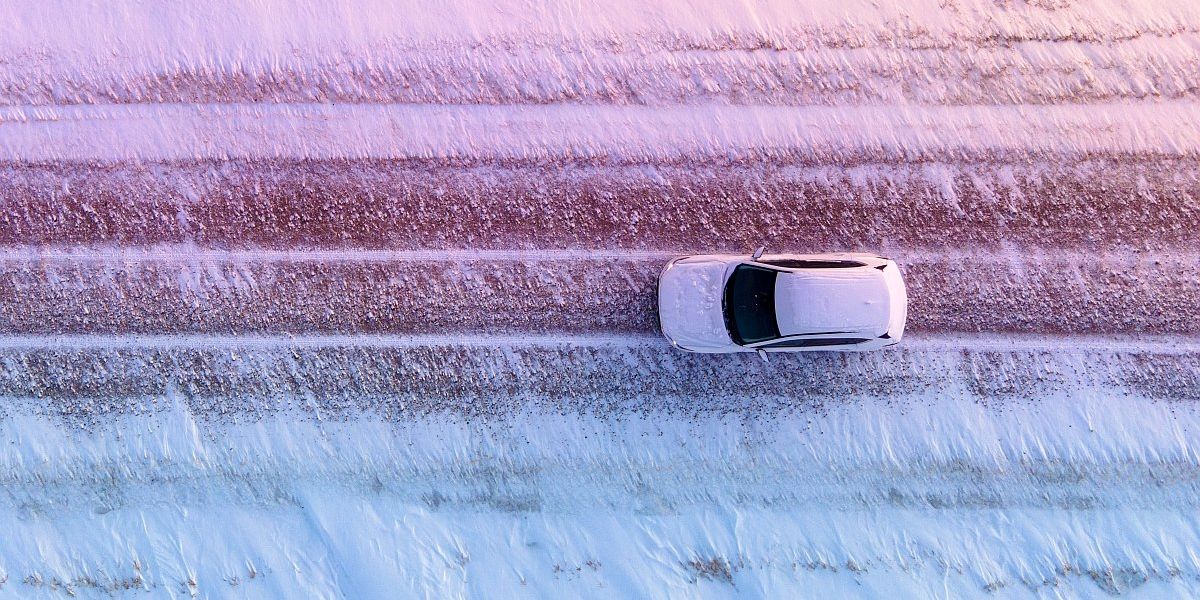 Atenţie, nu e cursă pe zăpadă – sfaturile specialiștilor pentru condusul pe timp de iarnă