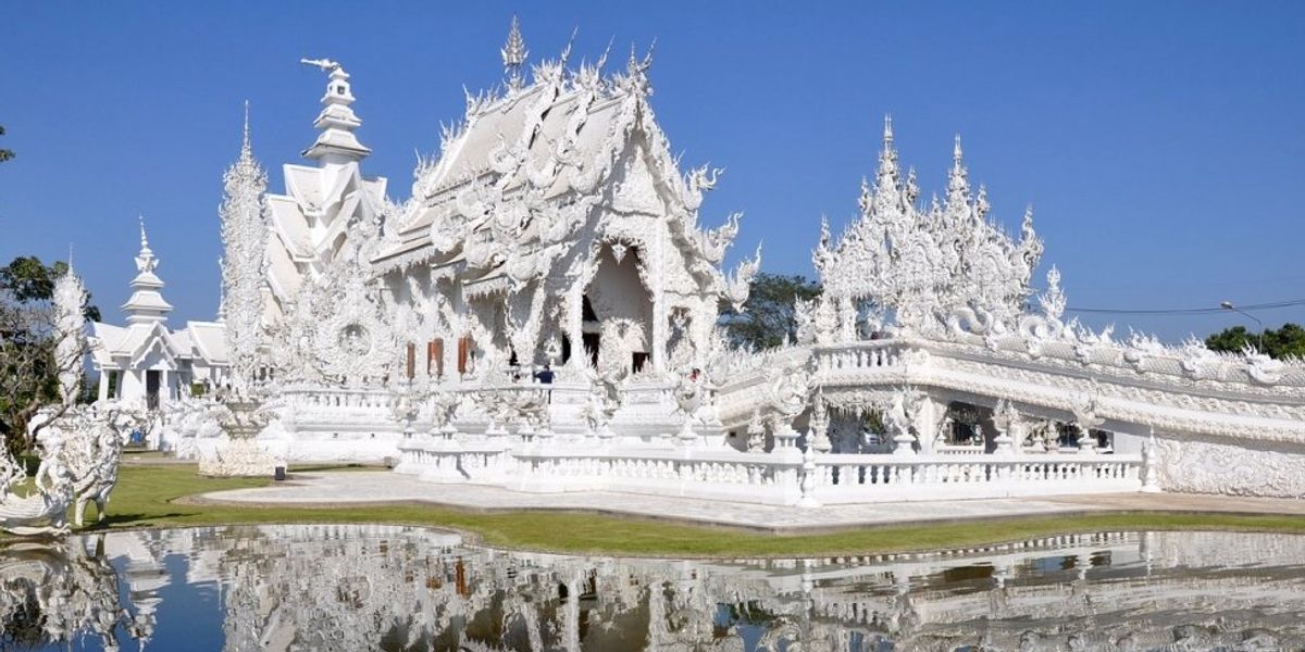 Templul Alb din Thailanda, un loc uimitor ce atrage turişti din toate colţurile lumii