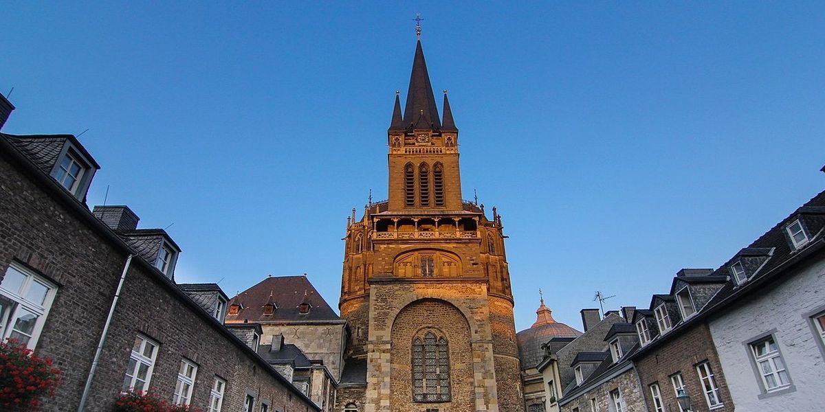 Catedrala din Aachen, un prototip al arhitecturii religioase