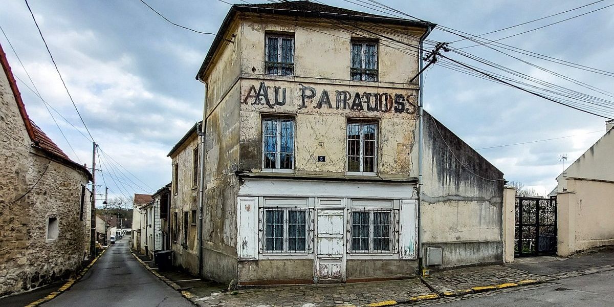 Un sat de lângă Paris a fost transformat în 50 de ani într-o localitate-fantomă