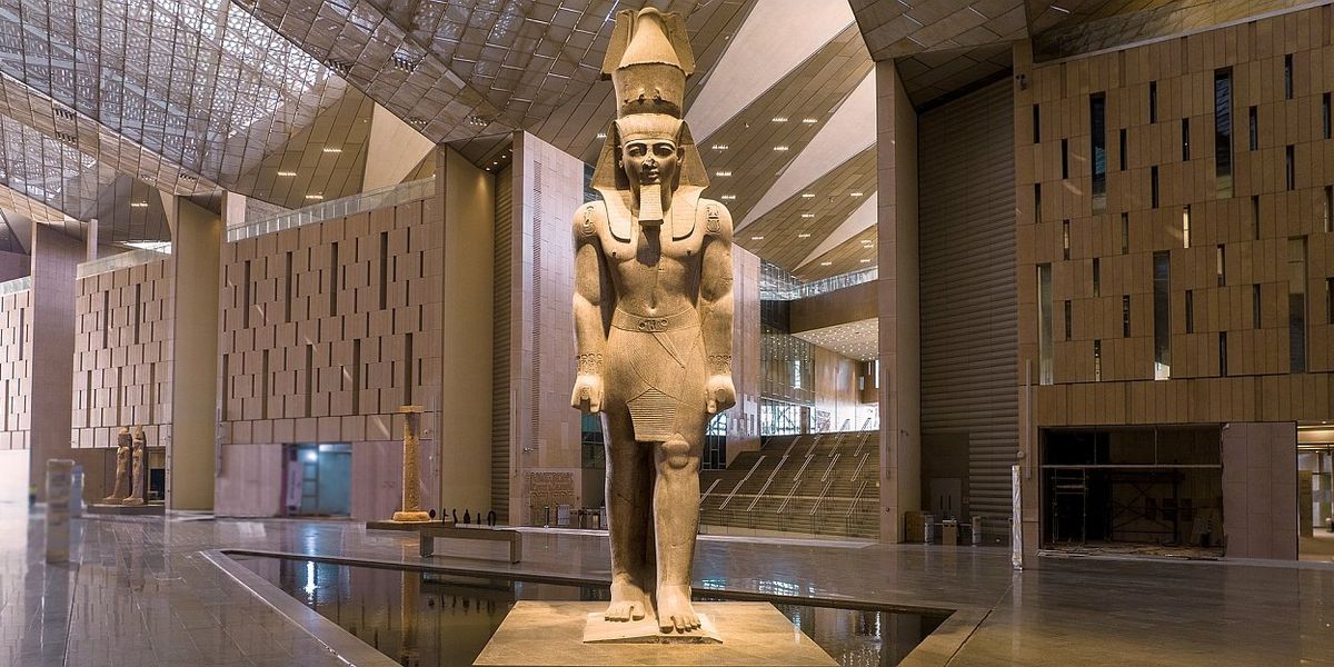 Se va deschide în sfârșit în acest an mult așteptata expoziție al comorilor lui Tutankhamon?