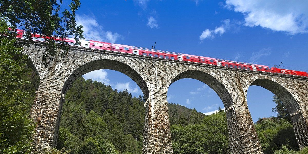 Mesebeli vidékre visz el Németország egyik legszebb vasútvonala