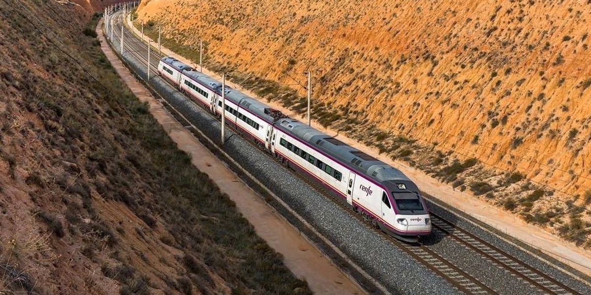 O nouă linie de tren propusă pentru coasta spaniolă ar lega orașele de pe litoral