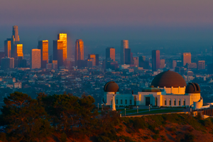 Los Angeles, Griffith Obszervatórium kilátó naplemente felhőkarcolók