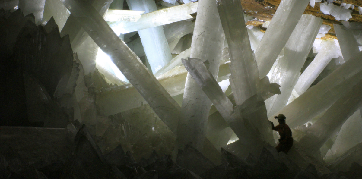 Secretele unei lumi interzise - minerale gigantice într-o peșteră mexicană