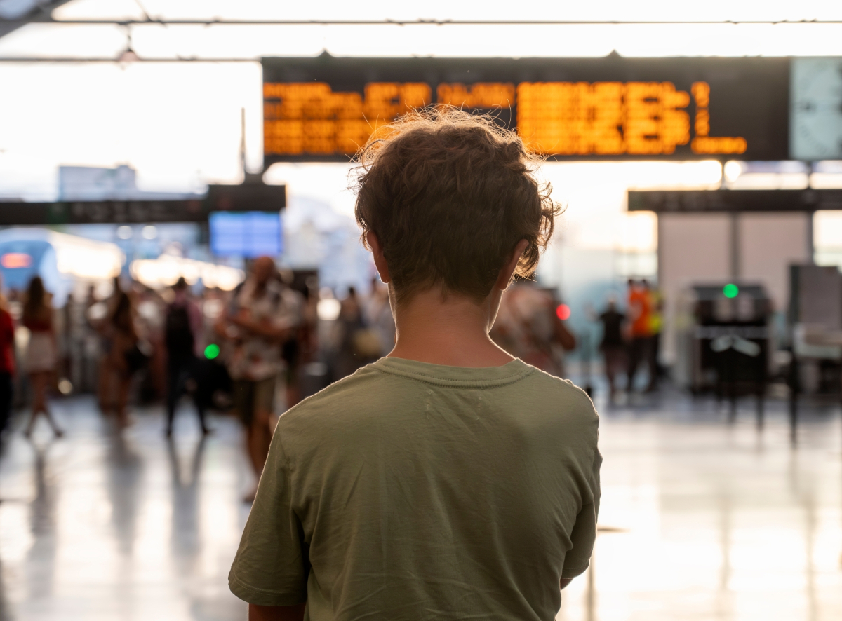 Egy brit tinédzser véletlenül Olaszországba jutott, miután eltévedt a repülőtéren