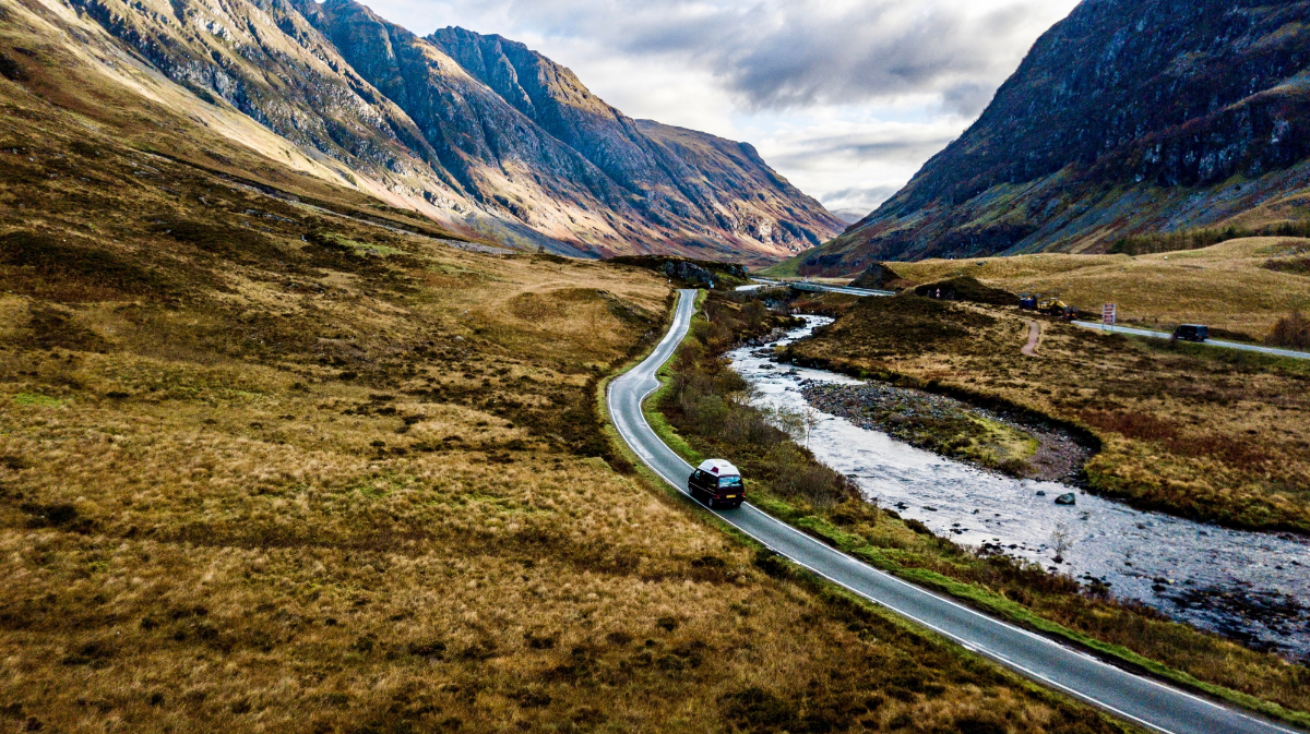 Turisták a rossz oldalon – skót ötlet a balesetek ellen