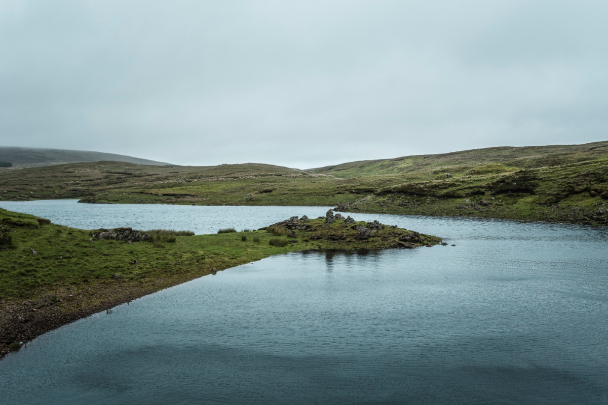Reggel még hullámzik, délre eltűnik: a tó, amit máig nem tudtak megfejteni