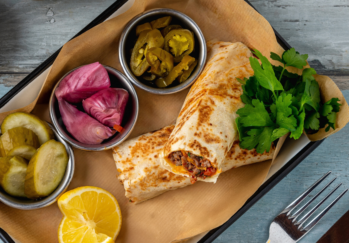 Mai iute, mai aromat: wrap-ul turcesc care întrece kebabul