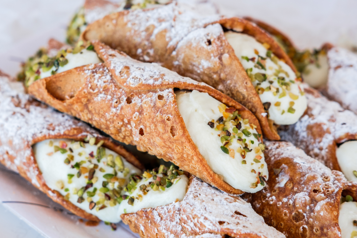 Așa s-a născut cannoli, celebrul desert sicilian