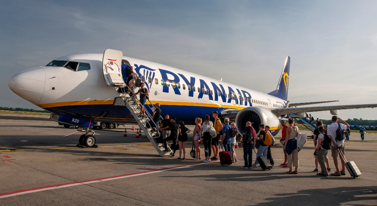 Ce să nu pui în bagajul de cabină dacă zbori cu Ryanair