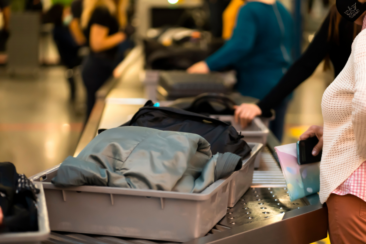 Trucul simplu care te poate ajuta să alegi coada mai rapidă la aeroport