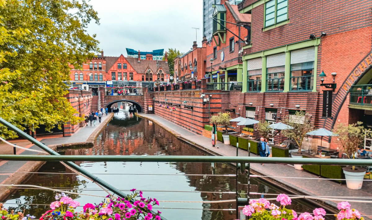 Uită de Veneția și Amsterdam: patru orașe cu canale superbe, dar fără aglomerație