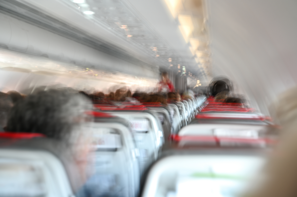 Ce se întâmplă dacă un power bank ia foc într-un avion: în câteva clipe poate depăși 650 °C
