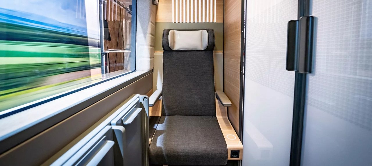 Hamarosan érkezik a „csókfülke” a német vonatokra