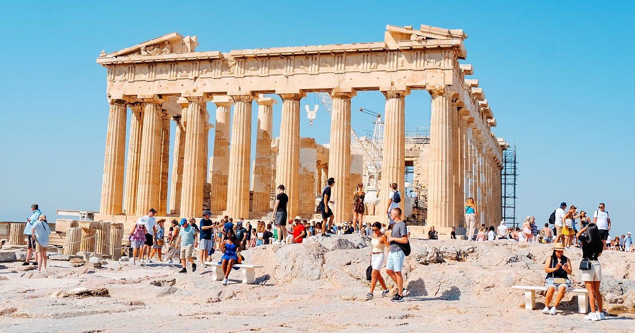 Cât au cheltuit turiștii străini sosiți în Grecia anul trecut?