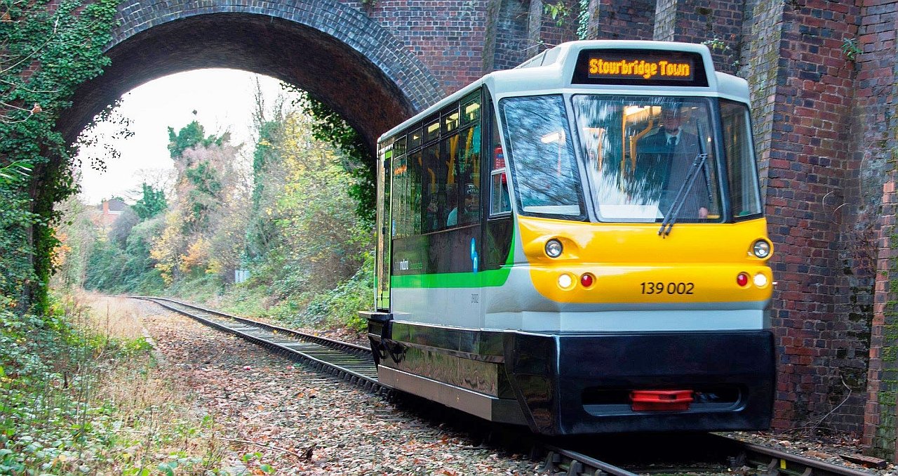 Pe cea mai scurtă linie de cale ferată din Europa se circulă de aproape 150 de ani