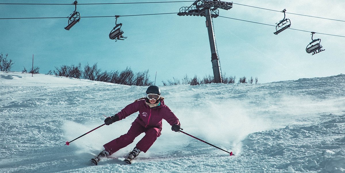 Stațiuni de schi la prețuri și distanțe accesibile