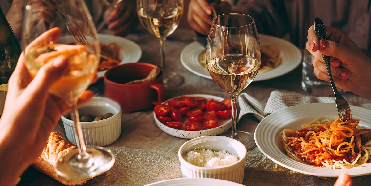 Legyél te is hozzáértő – íme az ételek és borok párosításának alapszabályai!