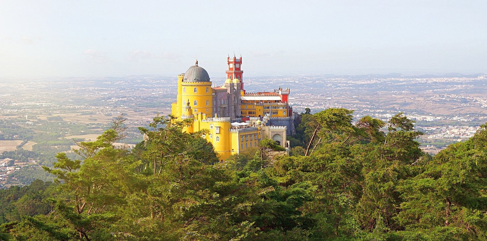 Palate, biserici, mănăstiri: impozantul oraș portughez Sintra, centrul arhitecturii romantice