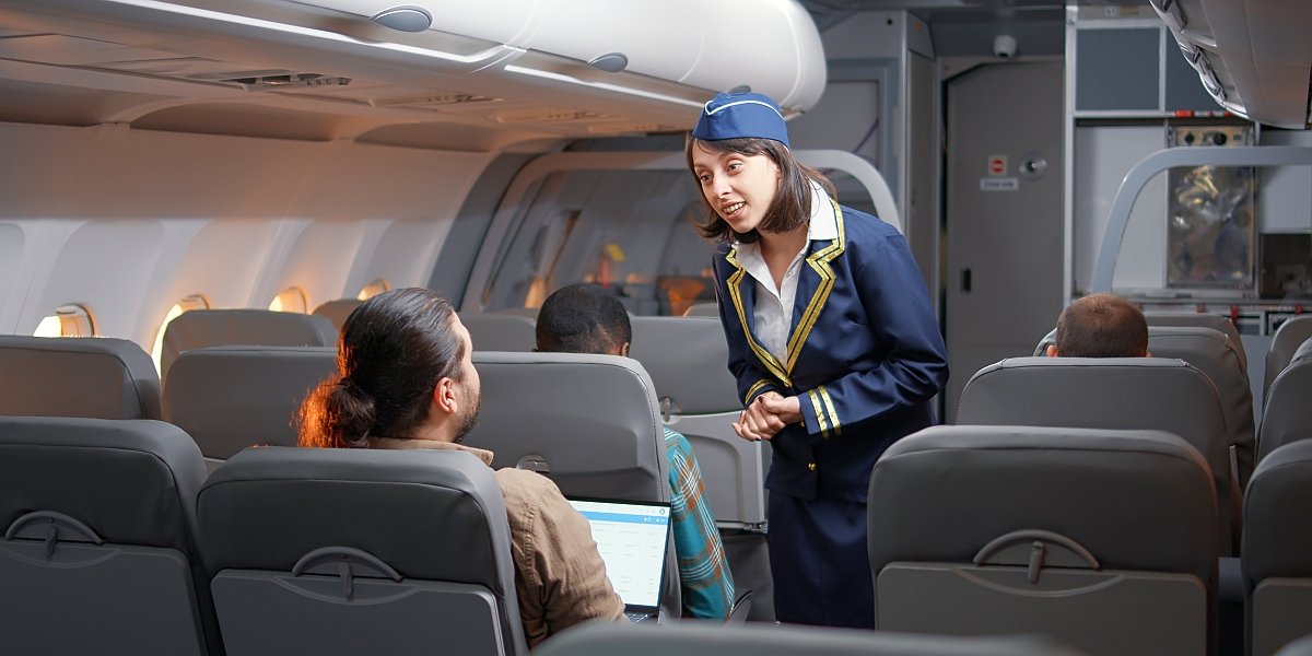 Helycserét kérni a repülőn mindig macerás – és csak kivételes alkalmakkal illik...