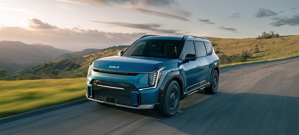 Elektromos hajtás immár nagy méretű SUV-ban is – ez a KIA EV9