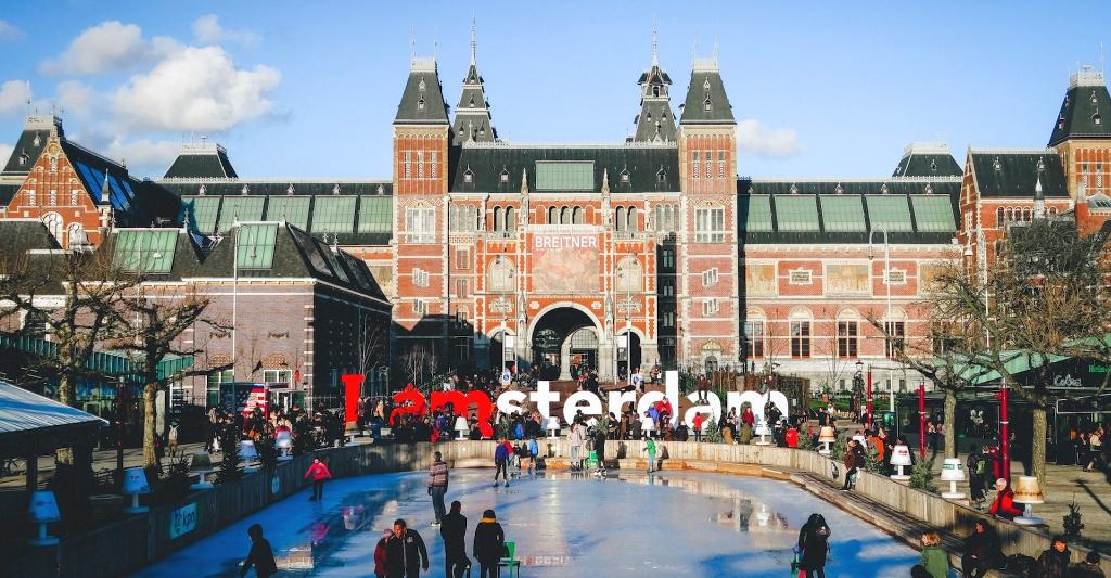 Mit szeret Király Linda a legjobban Amszterdamban?