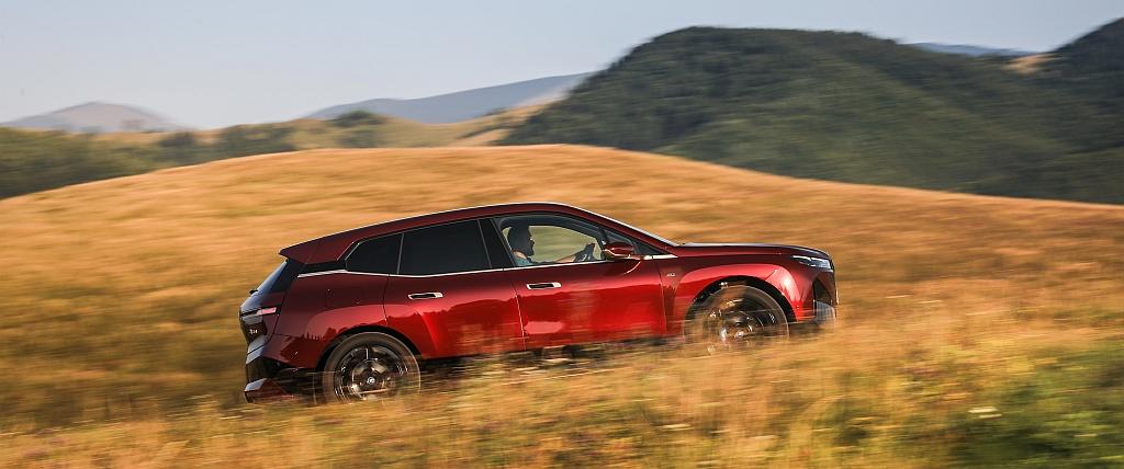 Şase dintre cei mai buni fotografi auto din România au participat la #BMWPhotoCamp