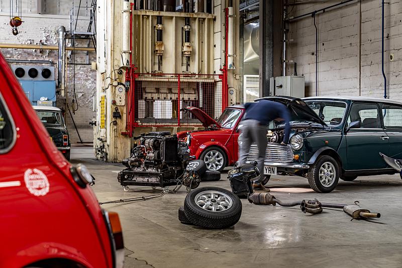 Mini clasic cu propulsie electrică