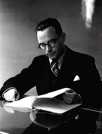 Gubbio Szerb Antal szemével – legyünk mi is utasok a holdvilágban!